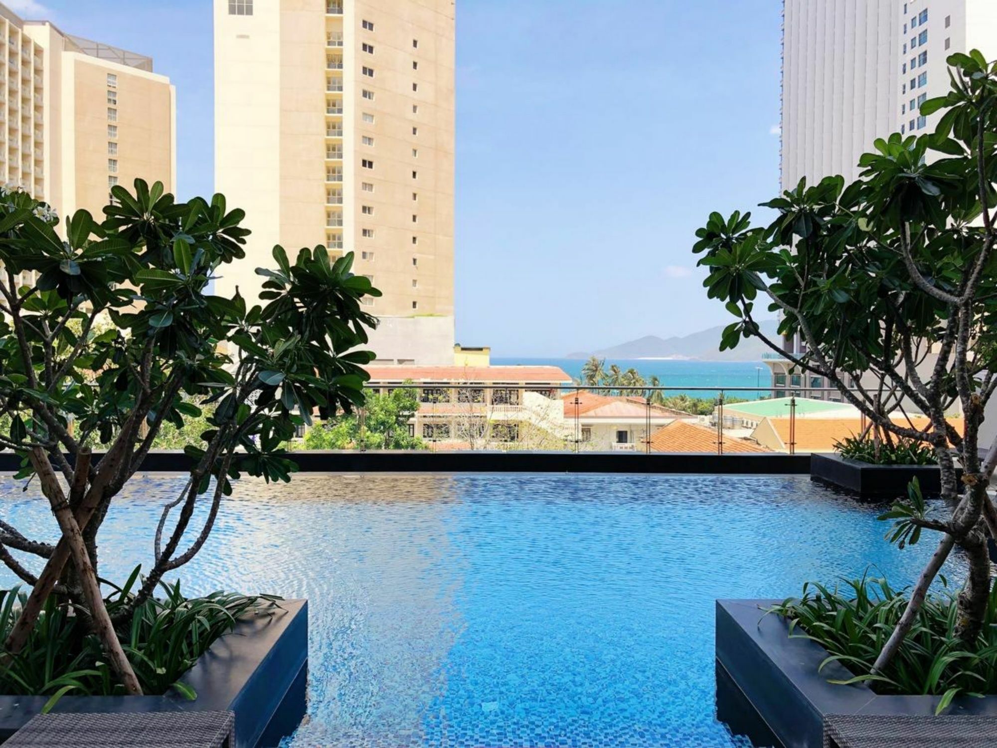 Parama Apartments Balcony Beachfront Nha Trang Exterior foto